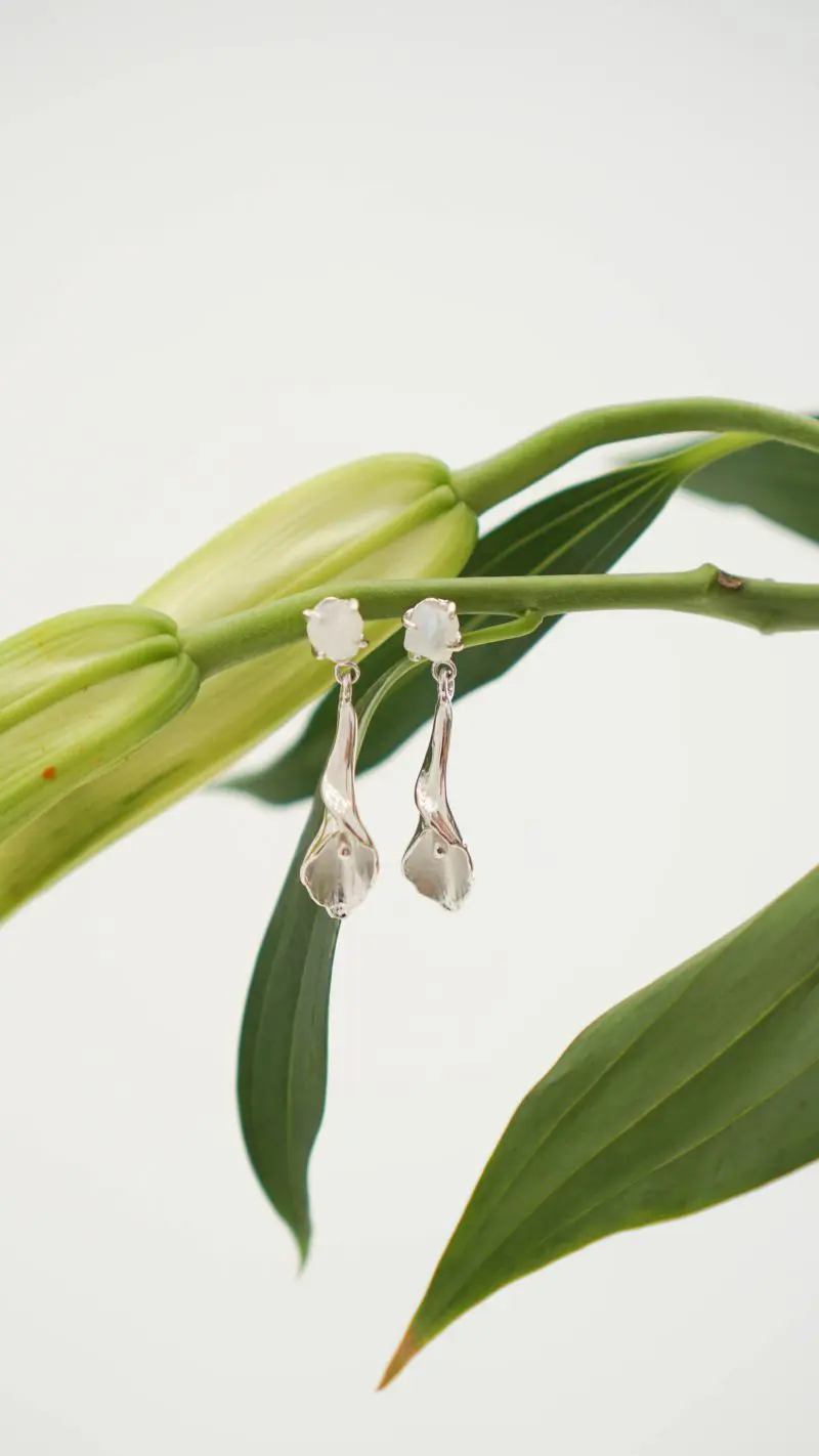 Calla Lily Earrings With Stone