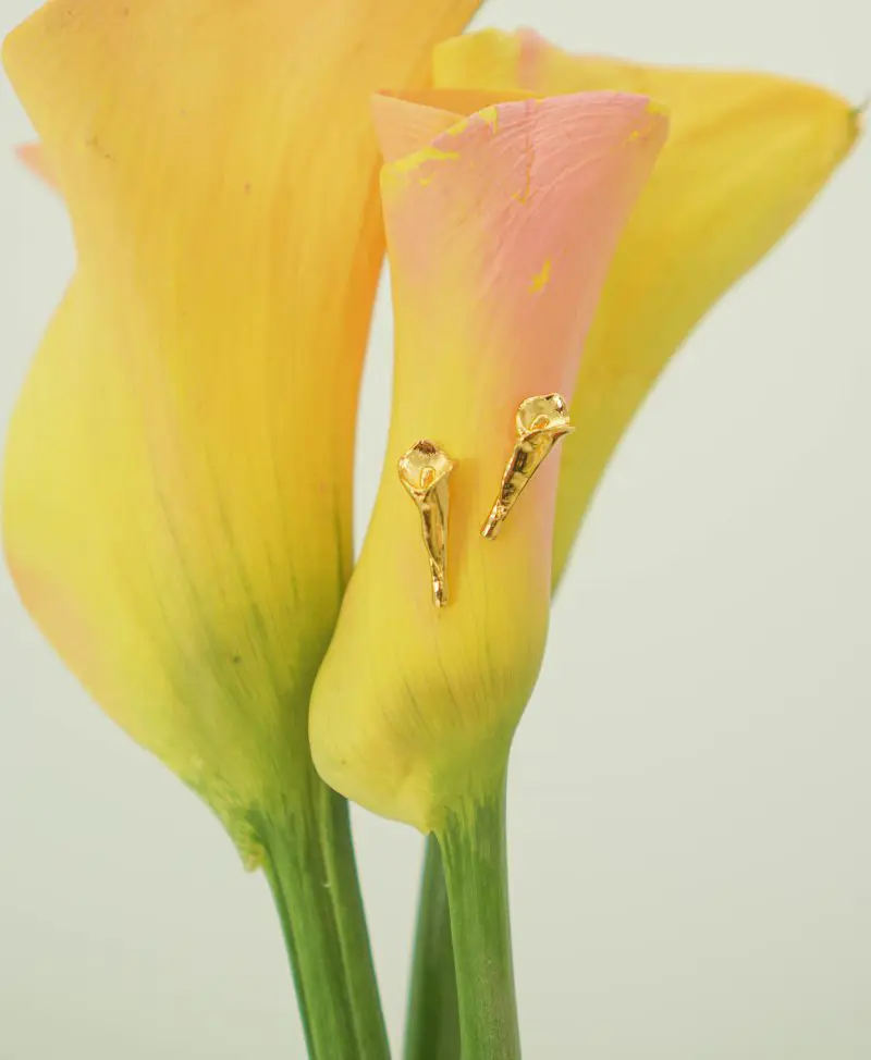 Simple Calla Lily Earrings - Image 2