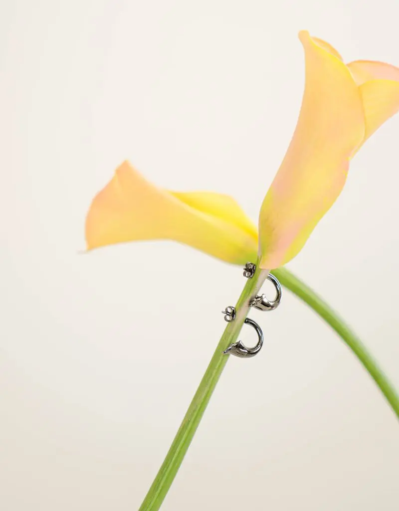 Calla Lily Earrings - Image 5