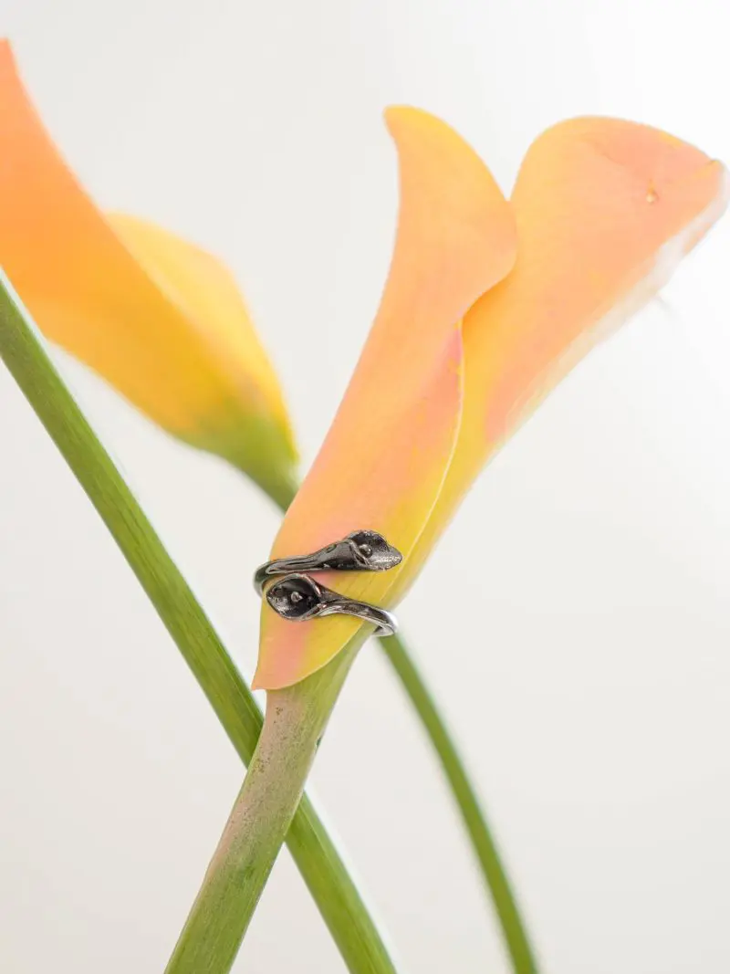 Twist Calla Lily Ring - Image 3