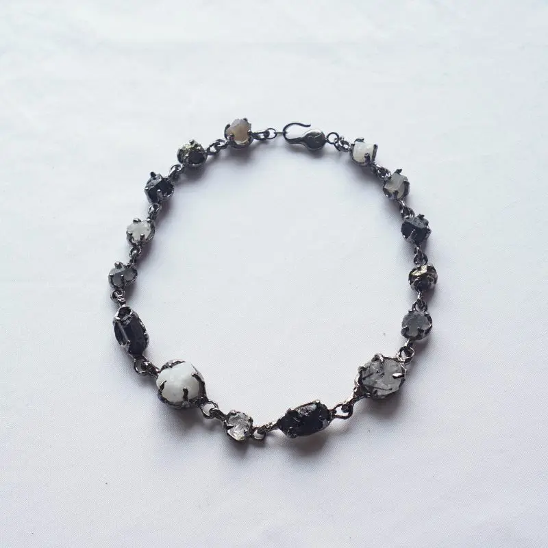 Hues Day Stone Choker - Image 3