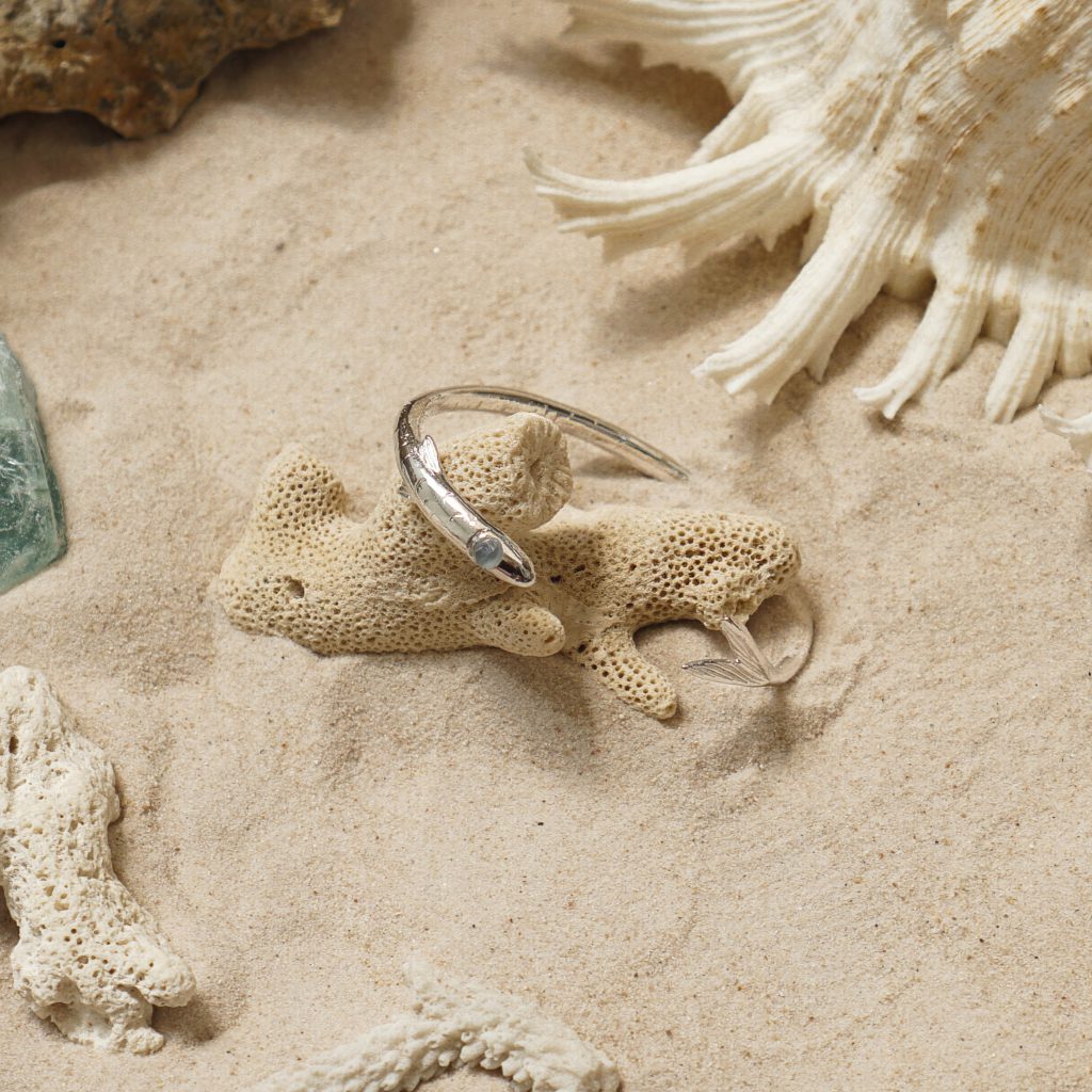 School of Fish Bangle - Image 6