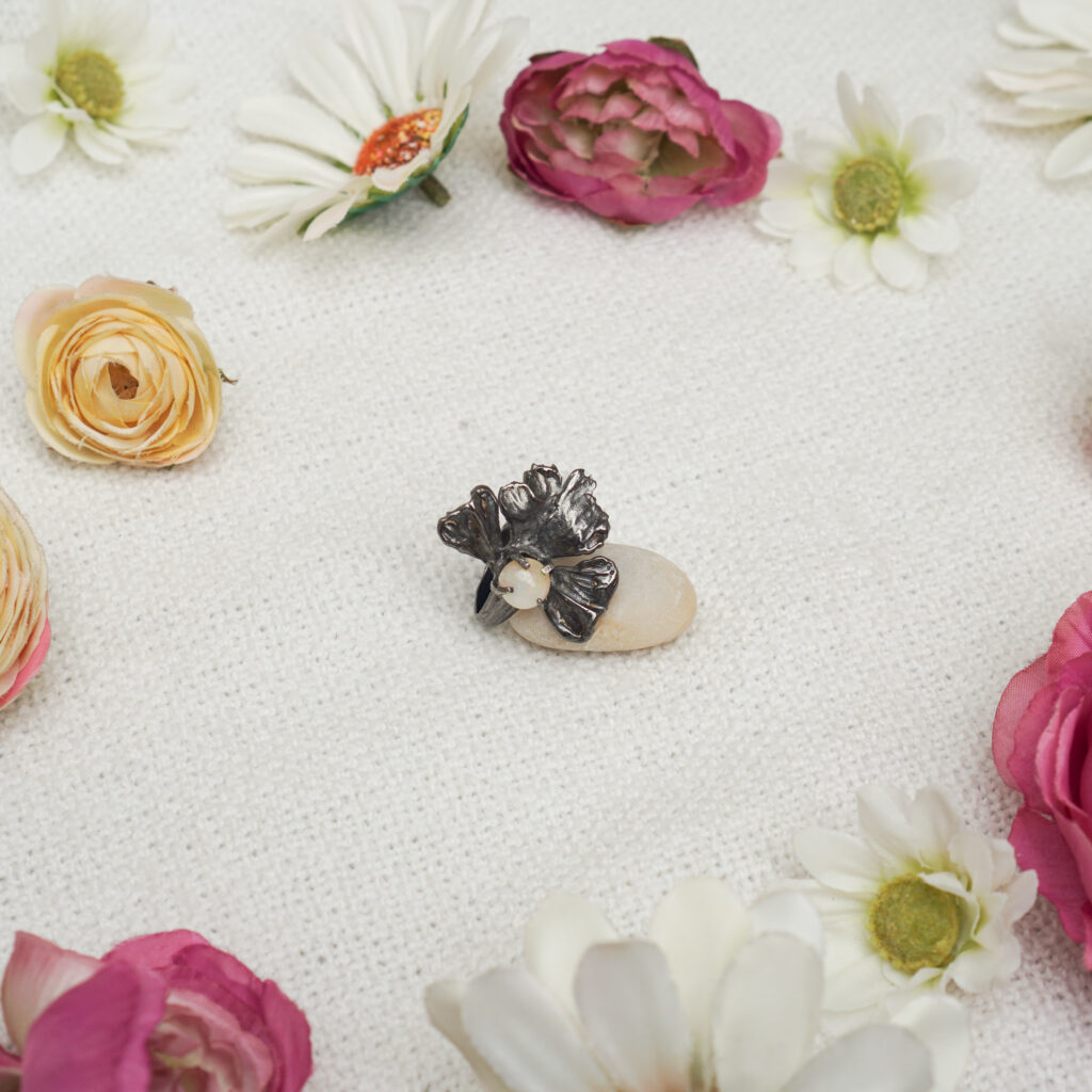 Simple Poppy Ring - Image 4