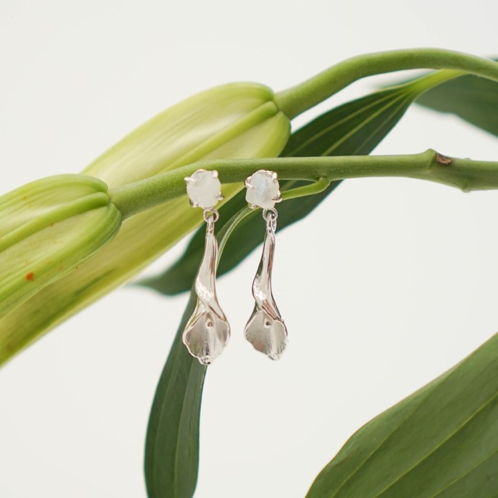 Calla Lily Earrings With Stone