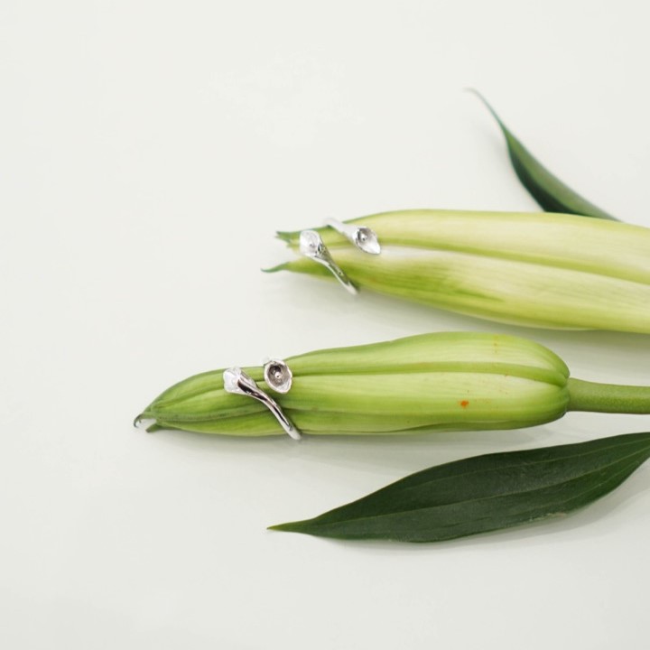 Twist Calla Lily Ring
