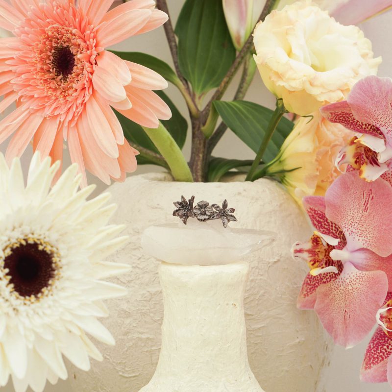 Simple Garden of Flowers Ring - Image 3